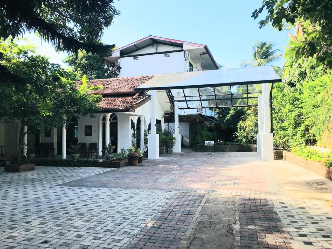 Seyara Hotel 3*