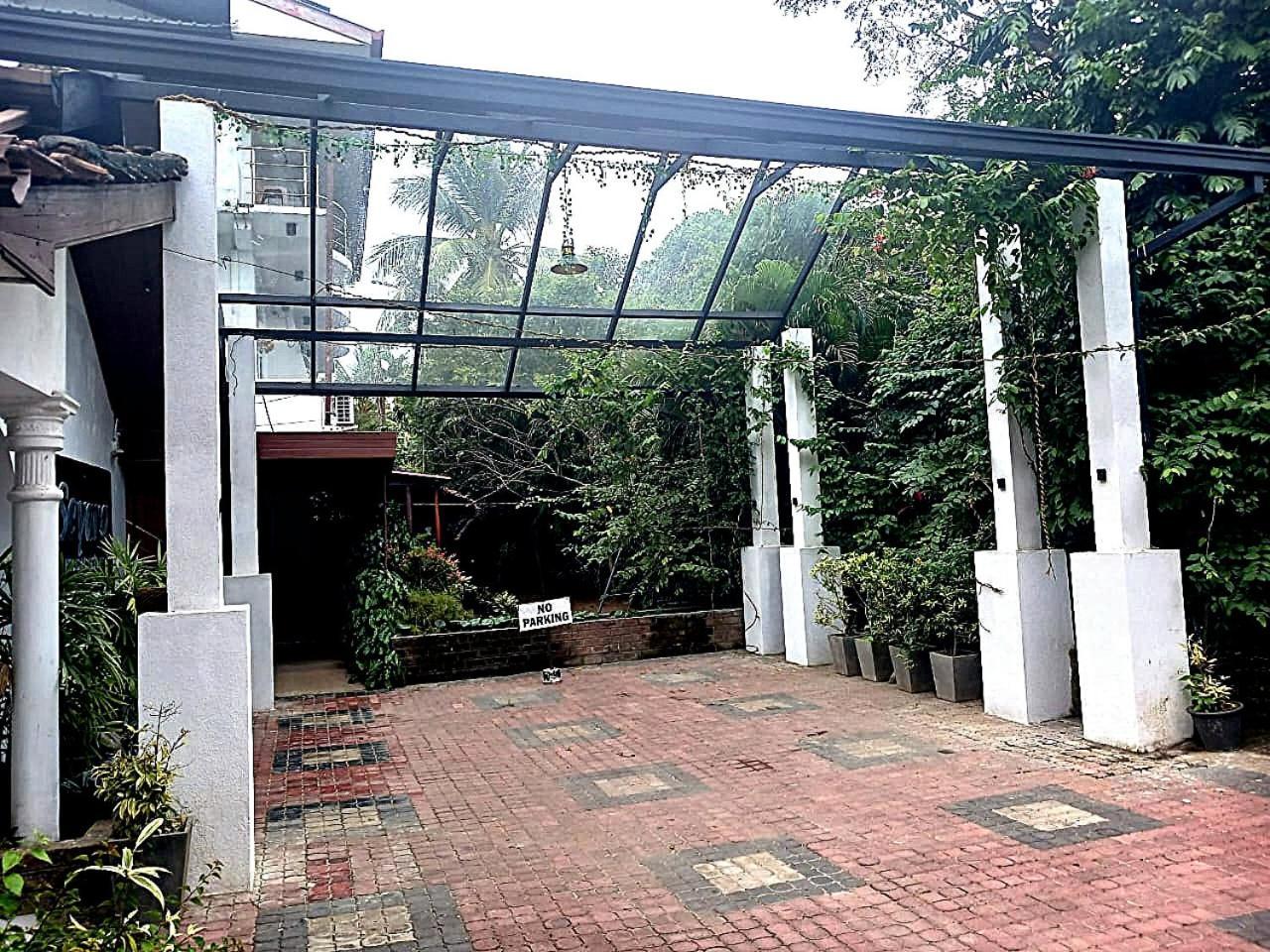 Hotel Seyara 3*